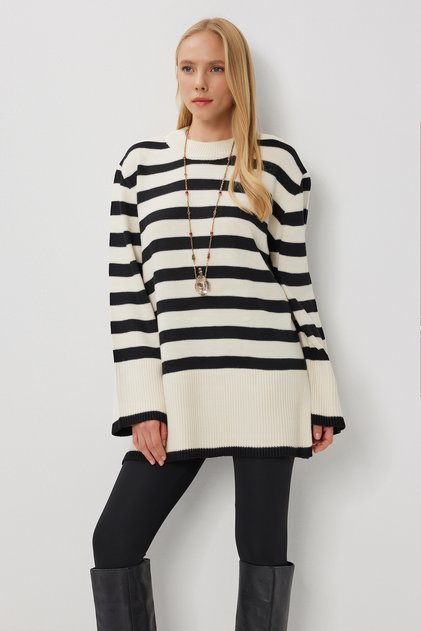 Çizgili Oversize Triko Kazak LRW0005 KEMİK SİYAH