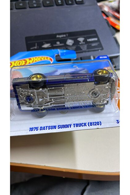 HOT WHEELS 1975 Datsun Sunny Truck B120 Super Treasure Hunt STH