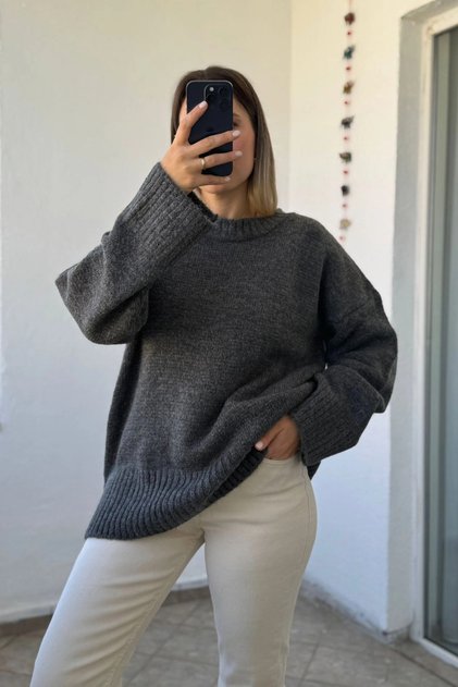 Loose Fit Grey Sweater with Cuffed Sleeves