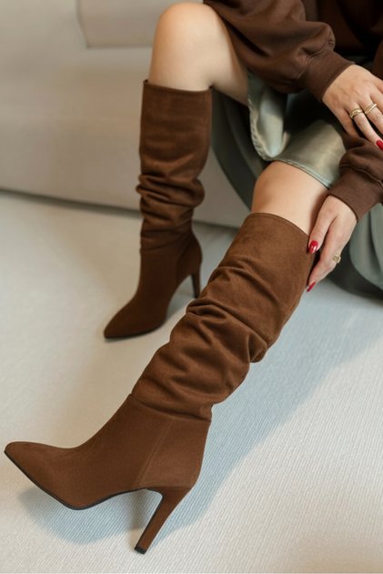 Diva Heeled Below-The-Knee Pointed Toe Bitter Brown Suede Women's Gusseted Boots