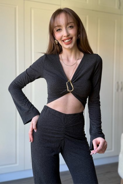 Crop Long Sleeve Gray Set with Accessories