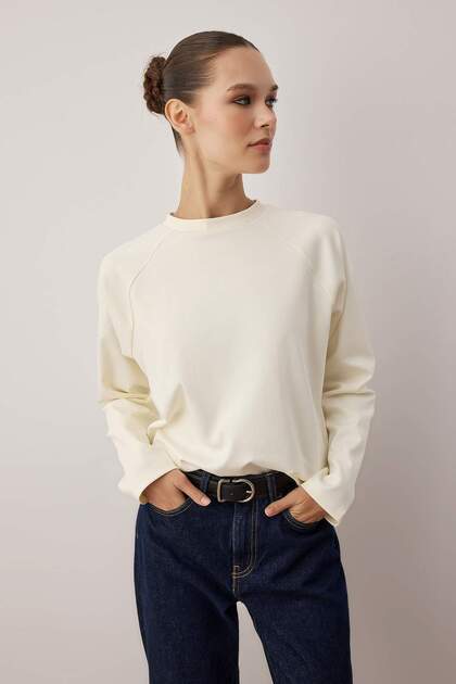 Trendyolmilla Ekru Relaxed/Boxy Fit Crop Uzun Kol Örme T-Shirt