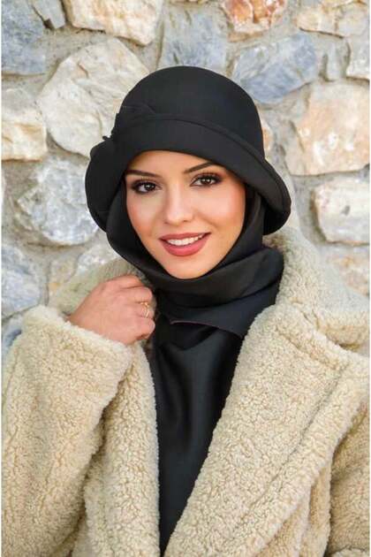 Aişe Tesettür Siyah Aksesuarlı Atkılı Vintage Şapka Fiyatı