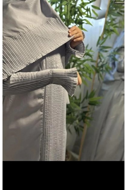 Very soft and comfortable prayer shawl, includes a scarf and covers the entire body. Suitable for all body types.