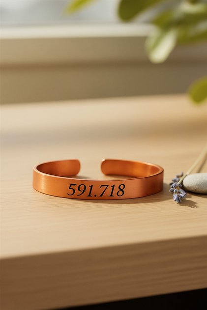 سوار نحاسي معتمد يحتوي على 591,718 رقمًا متسلسلًا (القاعدة الذهبية لجريغوري)