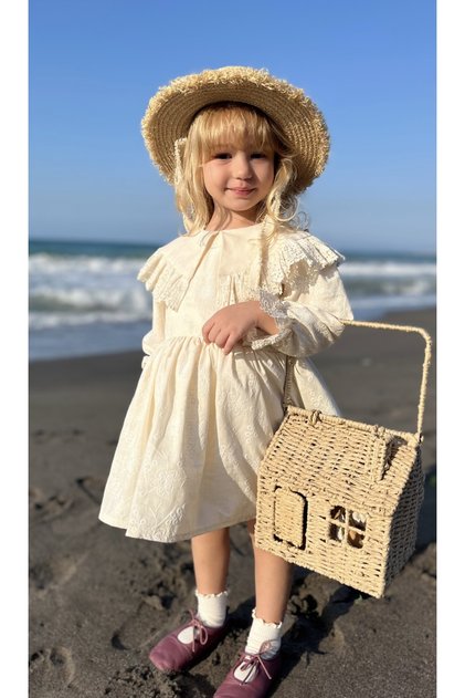 Girl's dress