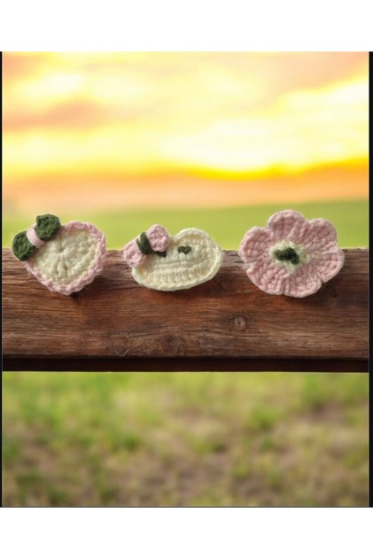 Hairless Baby Clip – Gift for Newborn Baby Girl Snap Clip Hairpin Set of 3 (Hand Knitted)