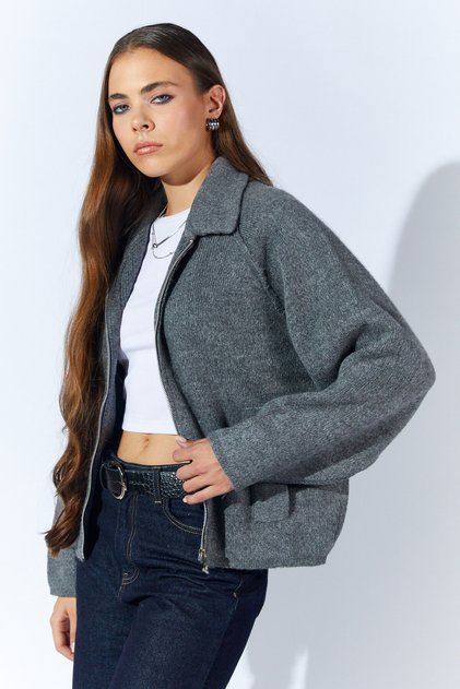 Collared Raglan Sleeve Knitwear Cardigan with Pocket Detail - Anthracite |   Ek100W535331