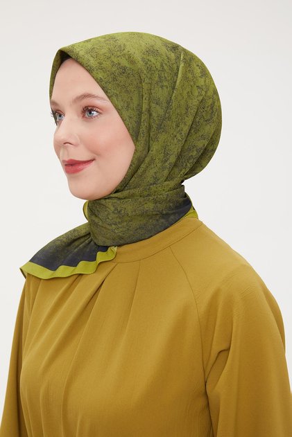 Oil Green Marbled Aura Scarf