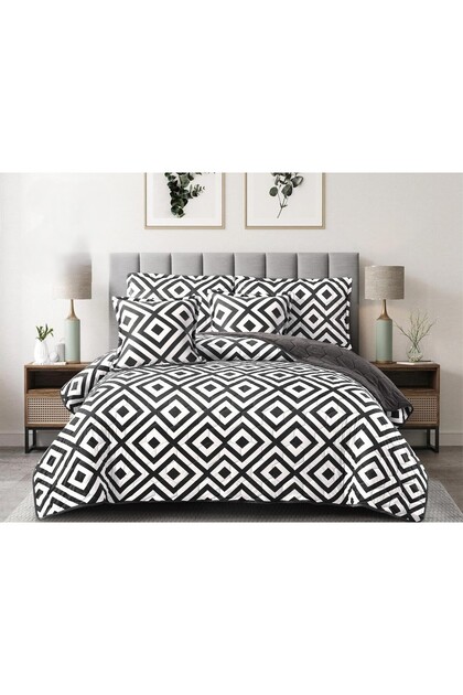 Double bed sheet made of soft velvet to give you warmth and comfort