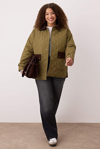 Trendyolmilla Curve Koyu Haki Oversize Kalıp Yakası Kadife Detaylı