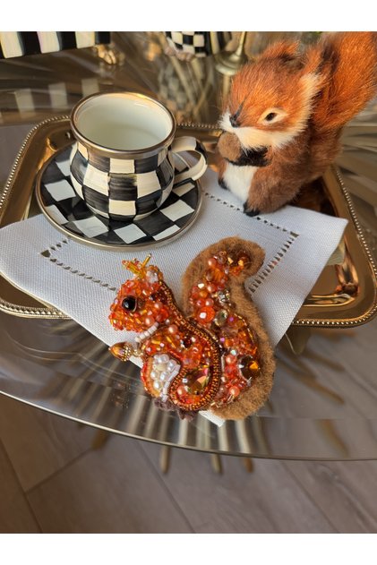 1 Autumn-Themed Squirrel Embroidered Coffee Side Presentation Napkin