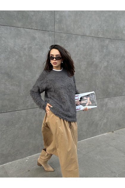 Women's Anthracite Crew Neck Plush Sweater 90