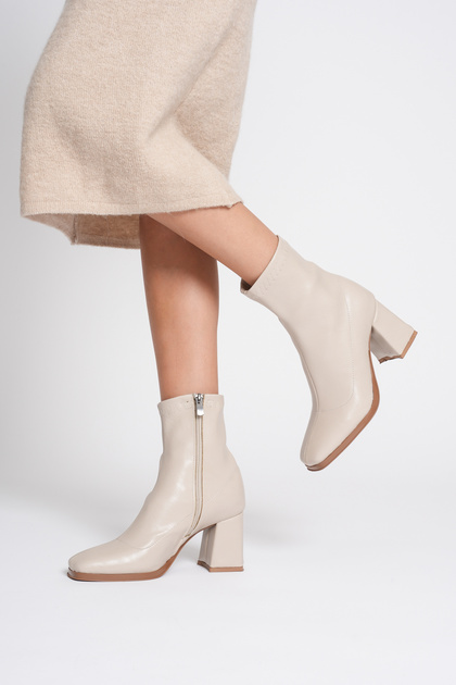 Mado Beige Blunt Toe Thick Heeled Stretch Boots