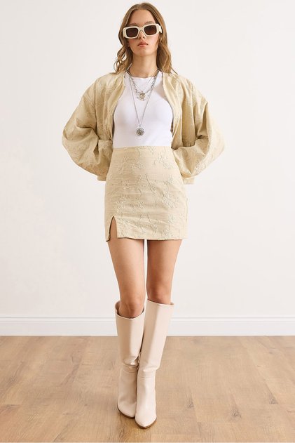Women's Stone Embroidered Side Zipper Slit Mini Skirt Etk-19000358