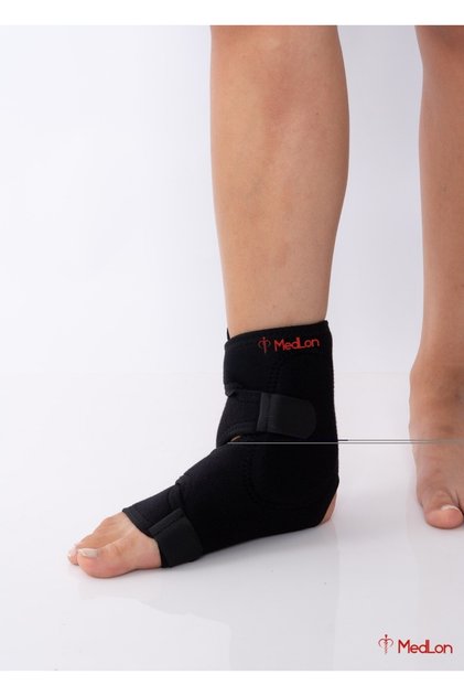 Orthopedic Protective Double-Sided Malleol Supported Cross-Banded Sports Ankle Brace, One Size Fits All
