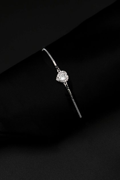 Zirkon Taşlı Kalp Charm Model Gümüş Renk Ayarlanabilir Kadın Bileklik