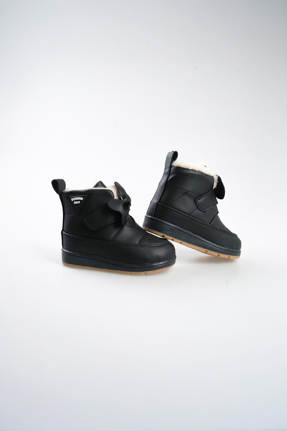 341 Girls Black Color Fur Inside Boots