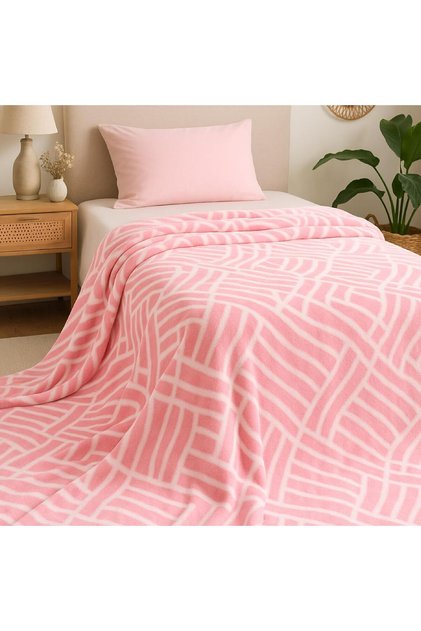 Geometric Print Flannel Blanket – Double (200x220 cm) – Soft & Cozy