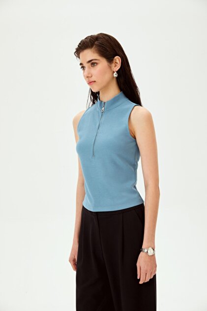 Zipper Detailed Slim Fit Sleeveless Knitted Blouse