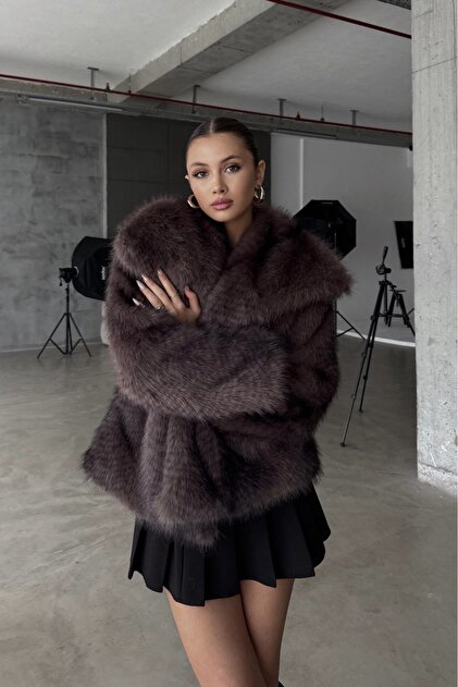 Moderk Zr Imported Snap Detail Short Jacquard Collar Pocket Fur
