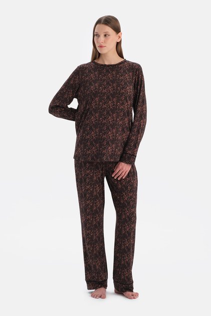 Set de pantaloni și tricou cu gât barcă maro închis imprimeu leopard
