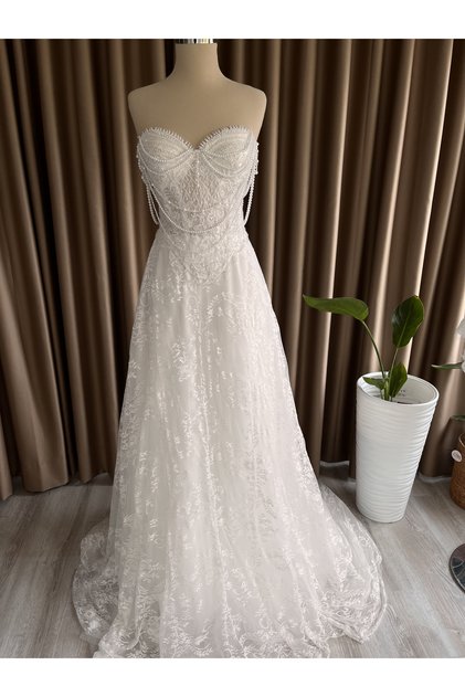 Korse detaylı inci kristal işlemeli Fransız dantel helen gelinlik