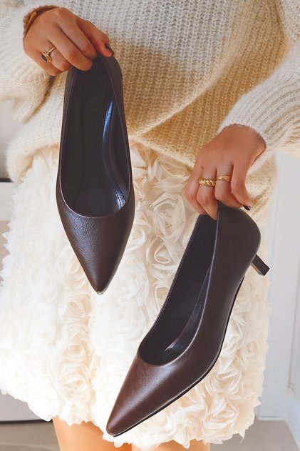 Pointed Toe Short Kitten Heel Comfortable Stylish Women's Stiletto Shoes Bitter Brown Skin