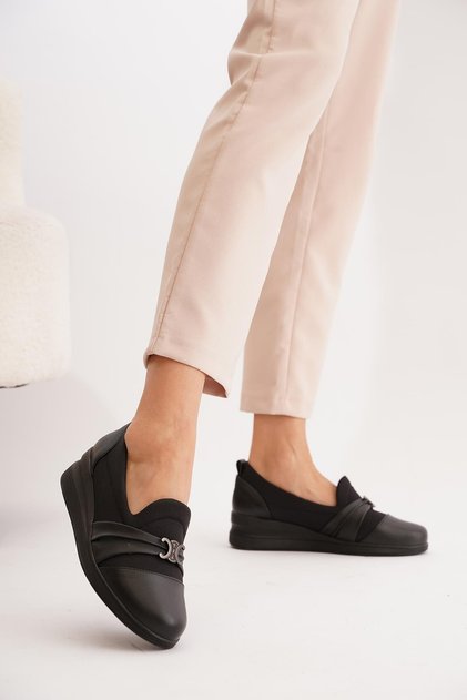 Clip-on front buckle stretch women's shoes black