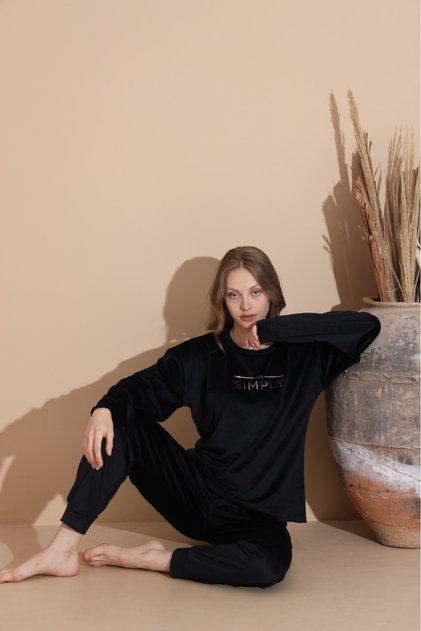 Kadın Baskılı Yuvarlak Yaka Uzun Kollu Fransız Kadife Pijama Takımı