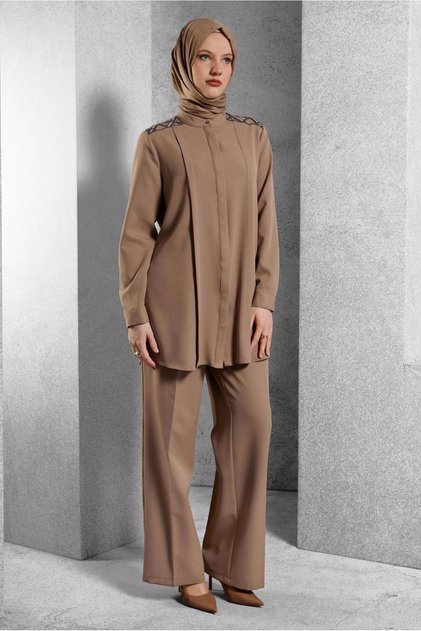 Stone-Embellished Pants Suit 45184