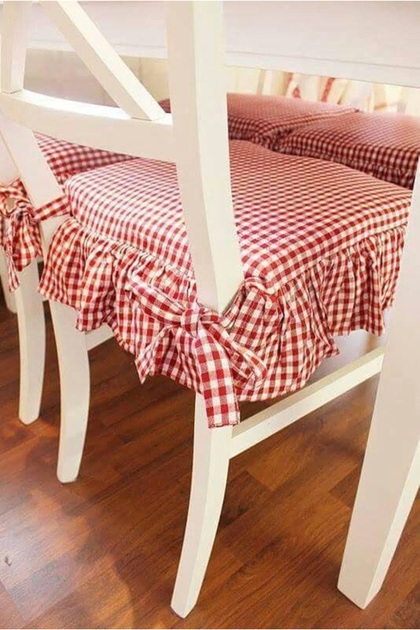 Pernă pentru scaun – cu șireturi, umplutură din burete care nu se înfășură, lavabilă – 40x40 cm cu volane în carouri