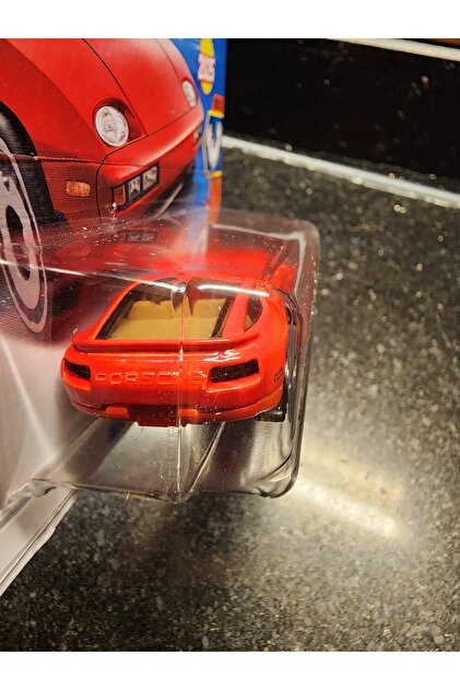 スカーレット Hot Wheels - 1983 Porsche 928S - Muscle Mania 10/10 - HYW53