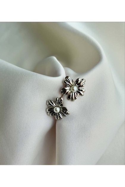 Steel Silver Color Flower Pattern Pearl Detailed Nail Model Non-Tarnish Women's Earrings