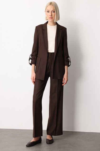 Pleated Detailed Wide Leg Trousers