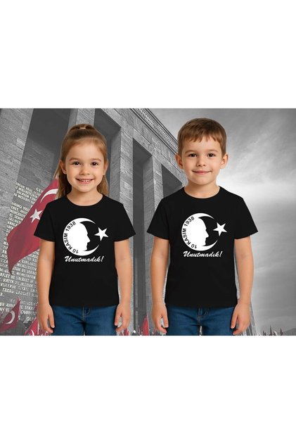 Unisex Moon Star T-Shirt May 19 October 29 April 23 November 10 Ataturk Children's T-Shirt