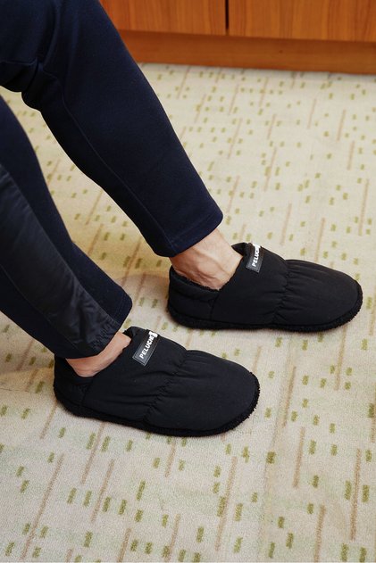Flexible Lightweight Durable Black Men's Plush House Shoes