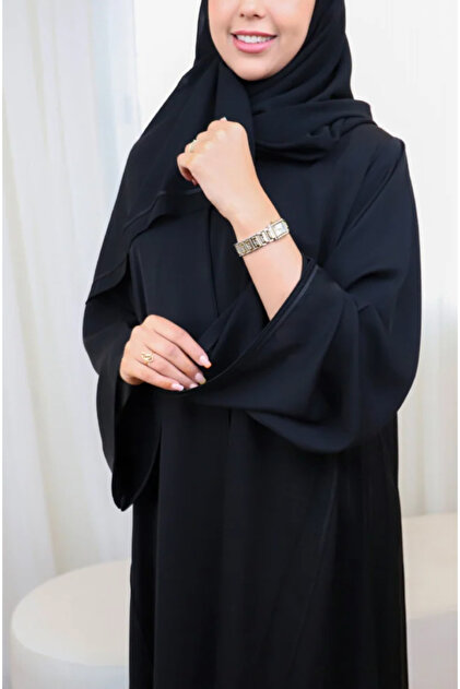 عباية نص كلوش منسوجة من قماش كريب بقيطان اسود ياباني - أناقة ملكية