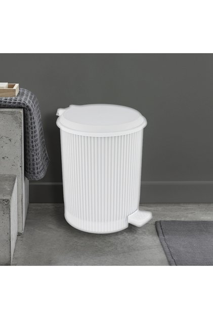 Nostalgia Pedal Trash Can: 11 Liters