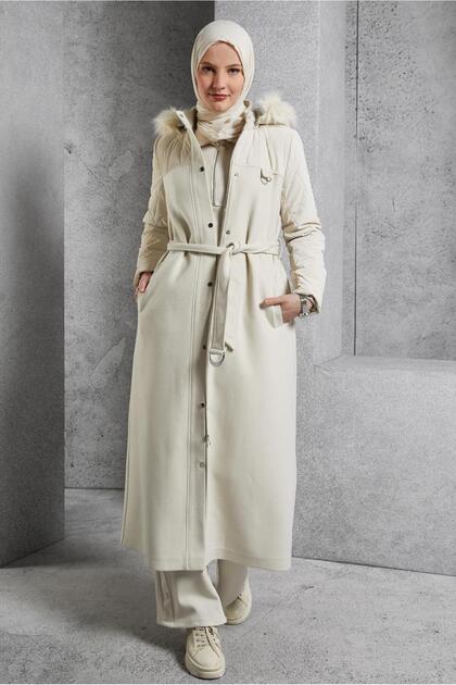 Fur-Collared Coat 90571