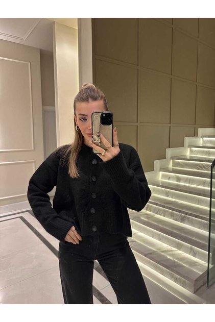 Kadın Siyah Düğme Detaylı Triko Hırka