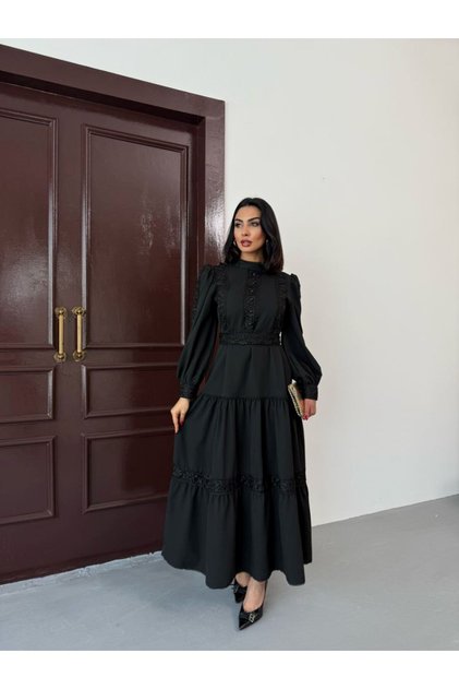 Lace Detailed Belted Atlas Fabric Dress