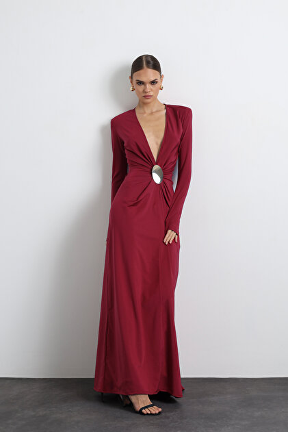 maroon evening dress accessories What Color Accessories Go With a Burgundy Dress?