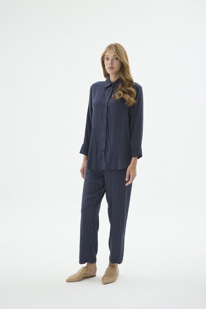 21407 Women's Buttoned Pants Suit