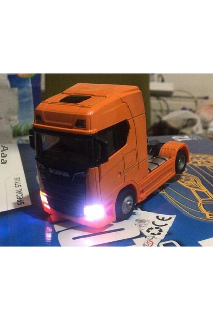 Toy Metal Model Orange Scania Truck Pull and Drop with Light and Sound 12 cm