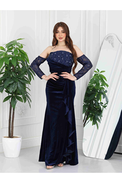 Nice Model Elegant off-the-shoulder dark blue velvet formal long-sleeved evening  gown with pearl lace detailing, perfect for weddings- Trendyol