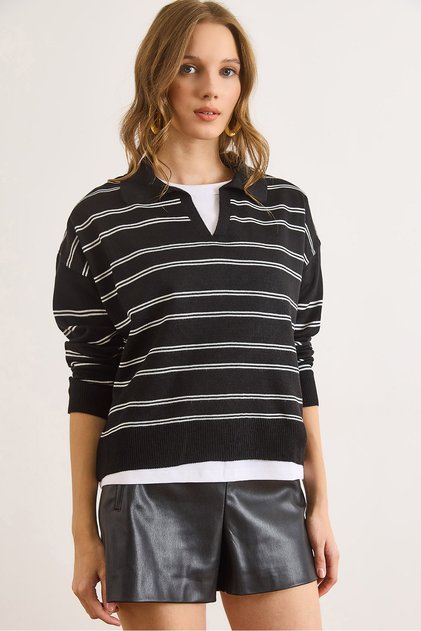 Women's Black and White Polo Neck Thin Striped Thin Knit Sweater Kzk-19001033