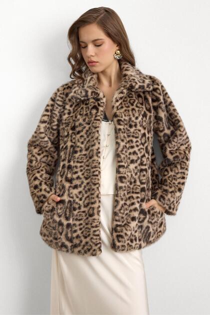 Jacke aus Kunstpelz mit Hemdkragen und Leopardenmuster, BEIGE 1016