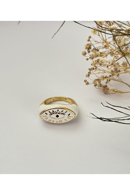 Eye-Catching Zircon Ring