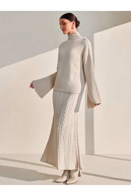 Tri̇ko Oversize Skirt and Top Set